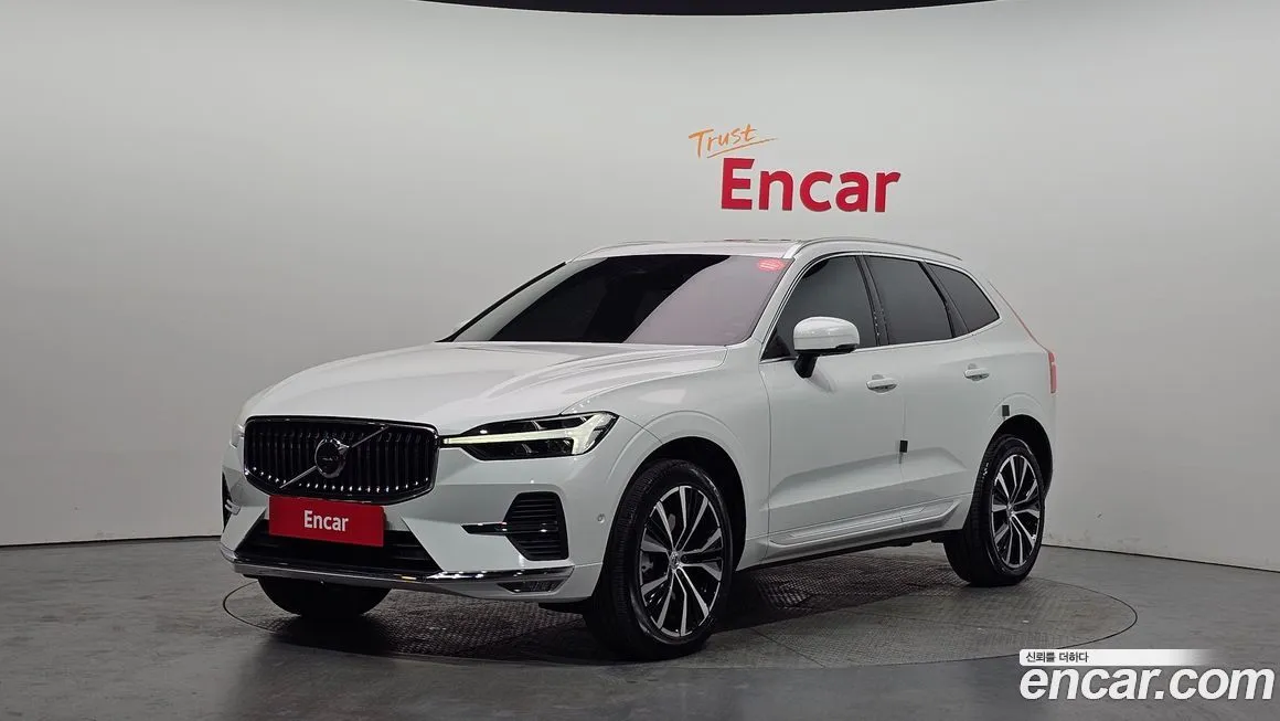 Volvo XC60 — фото 1