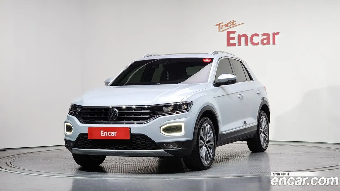 Volkswagen T-Roc — фото 1