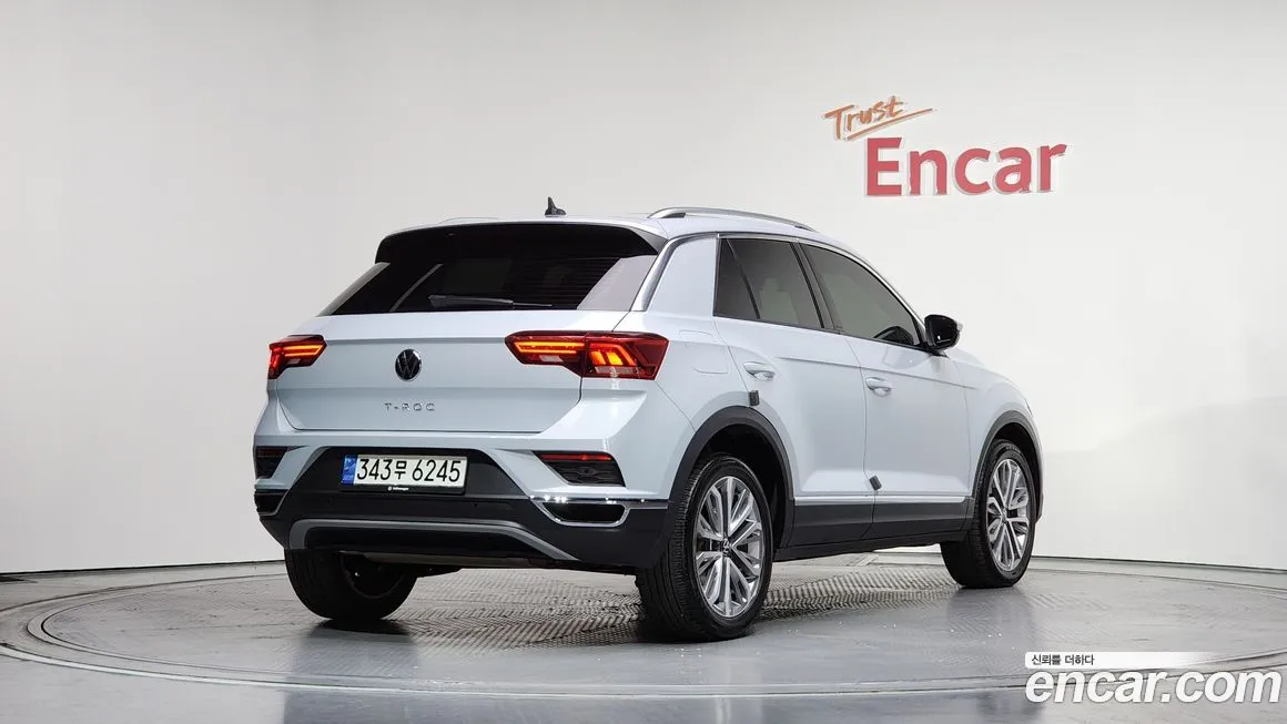 Volkswagen T-Roc — фото 4