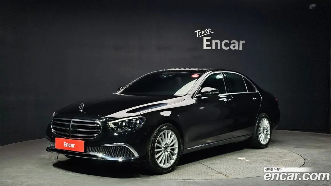 Mercedes-Benz E-Class — фото 1