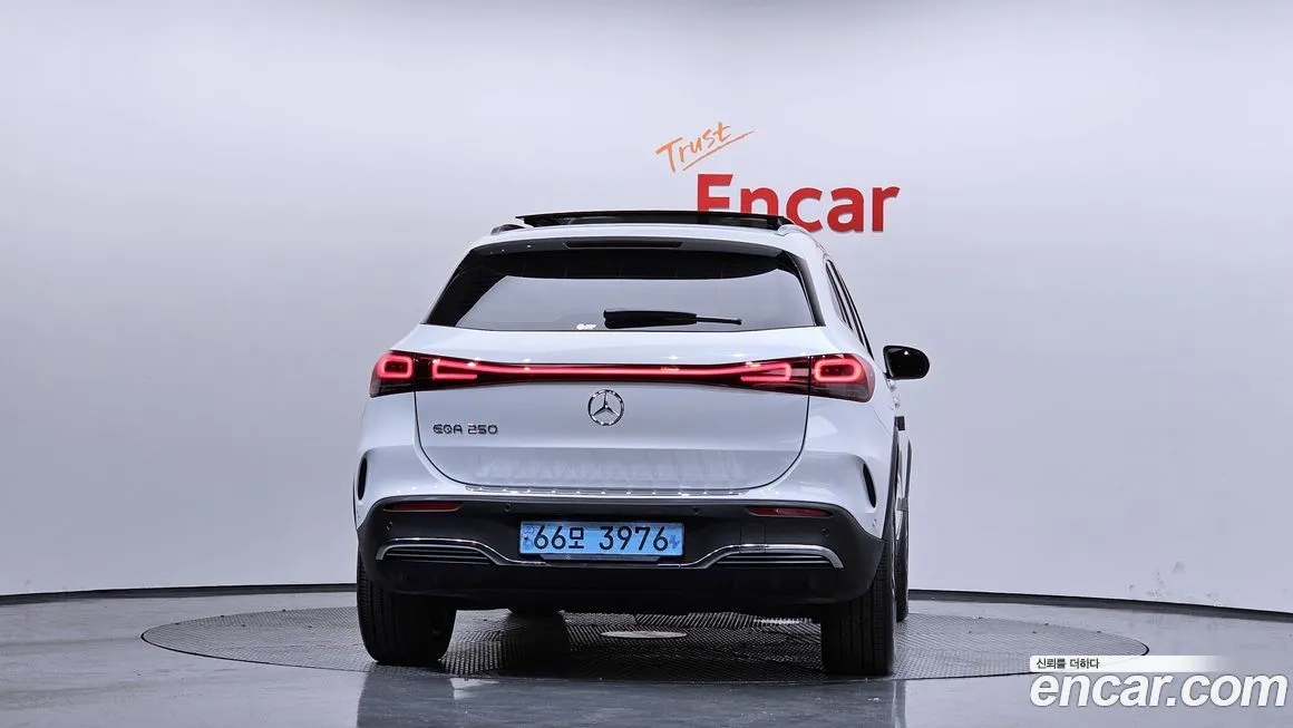 Mercedes-Benz EQA — фото 2