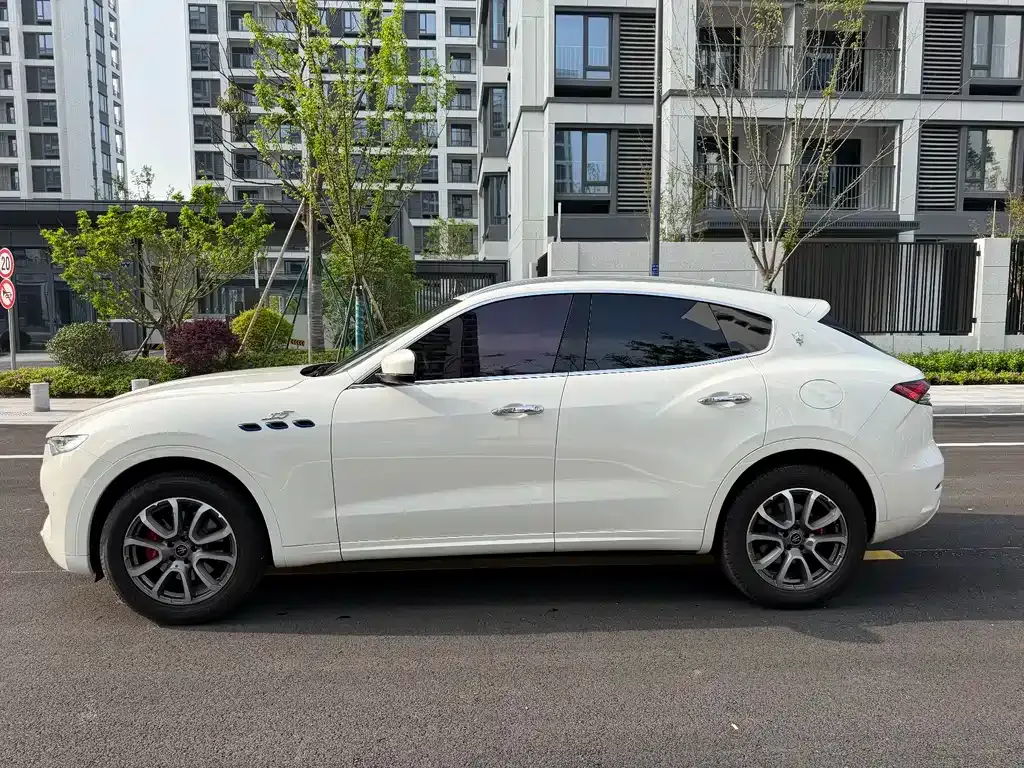 Maserati Levante — фото 7
