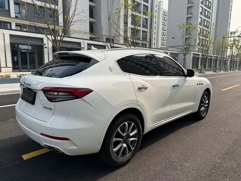 Maserati Levante — фото 9