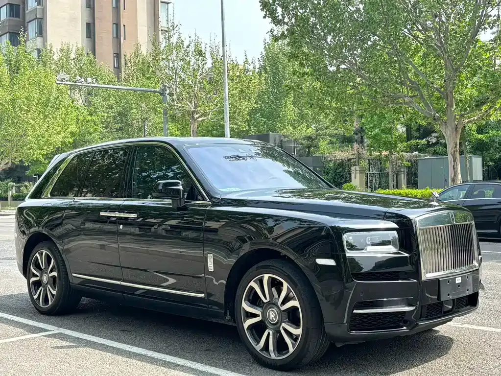 Rolls-Royce Cullinan — фото 1