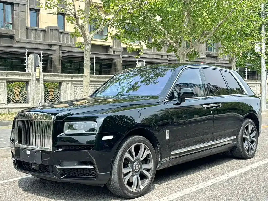 Rolls-Royce Cullinan — фото 10