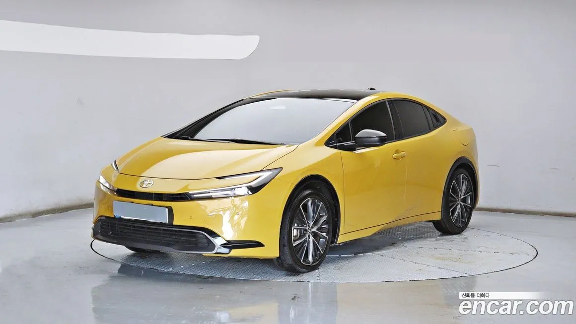 Toyota Prius — фото 1