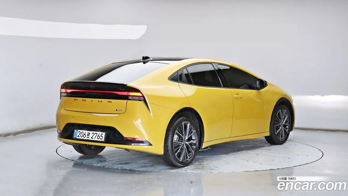 Toyota Prius — фото 4