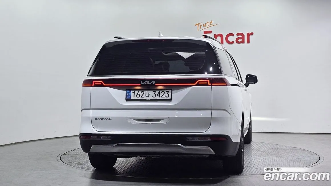 Kia Carnival — фото 2