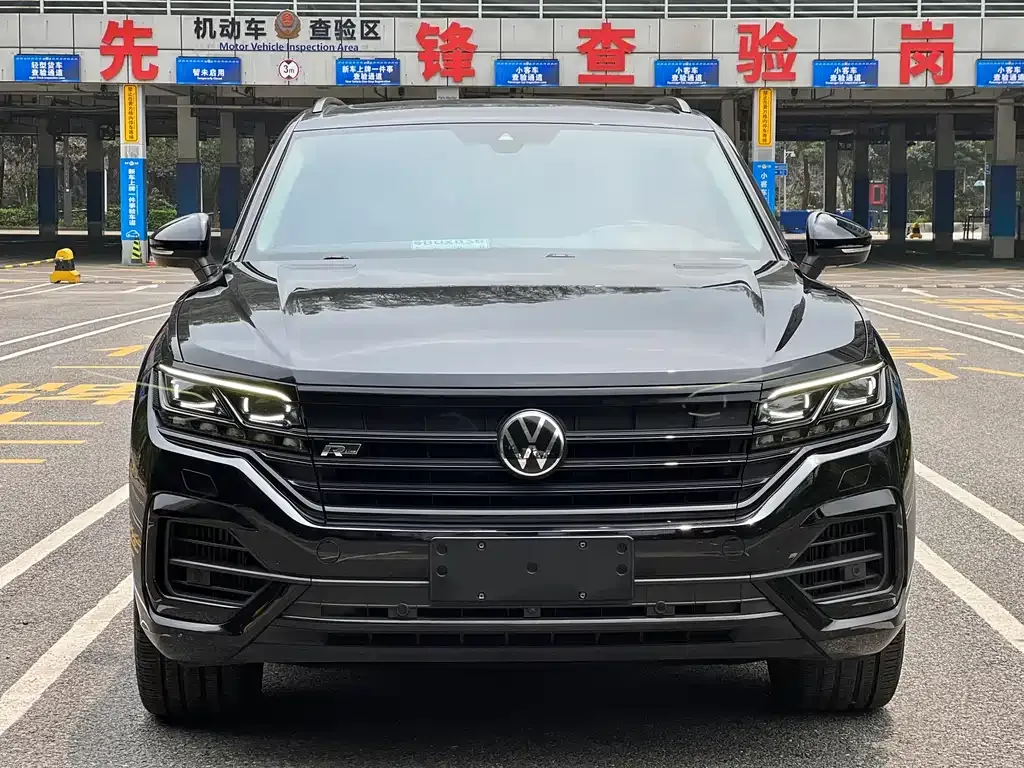 Volkswagen Touareg — фото 4