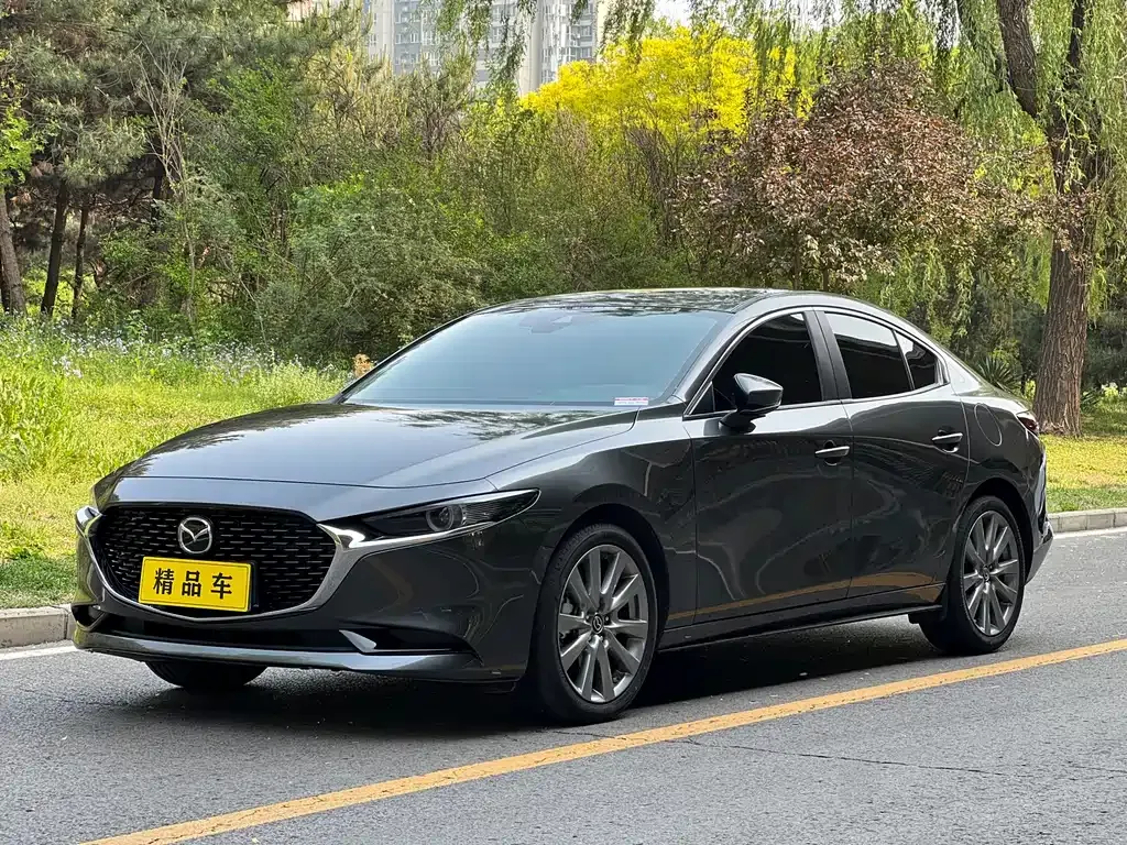Mazda 3 Axela — фото 1