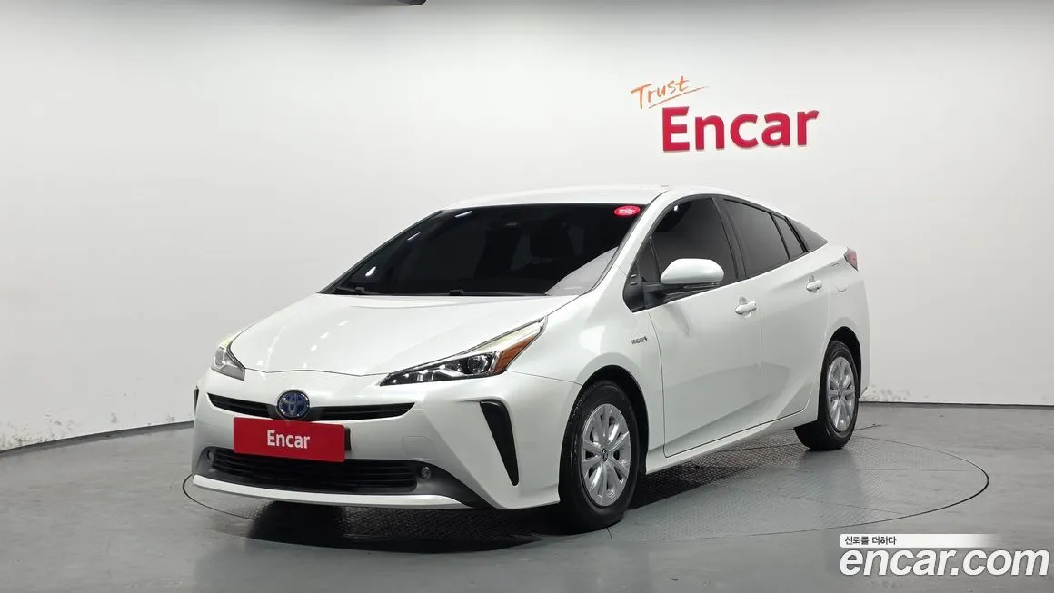 Toyota Prius — фото 1