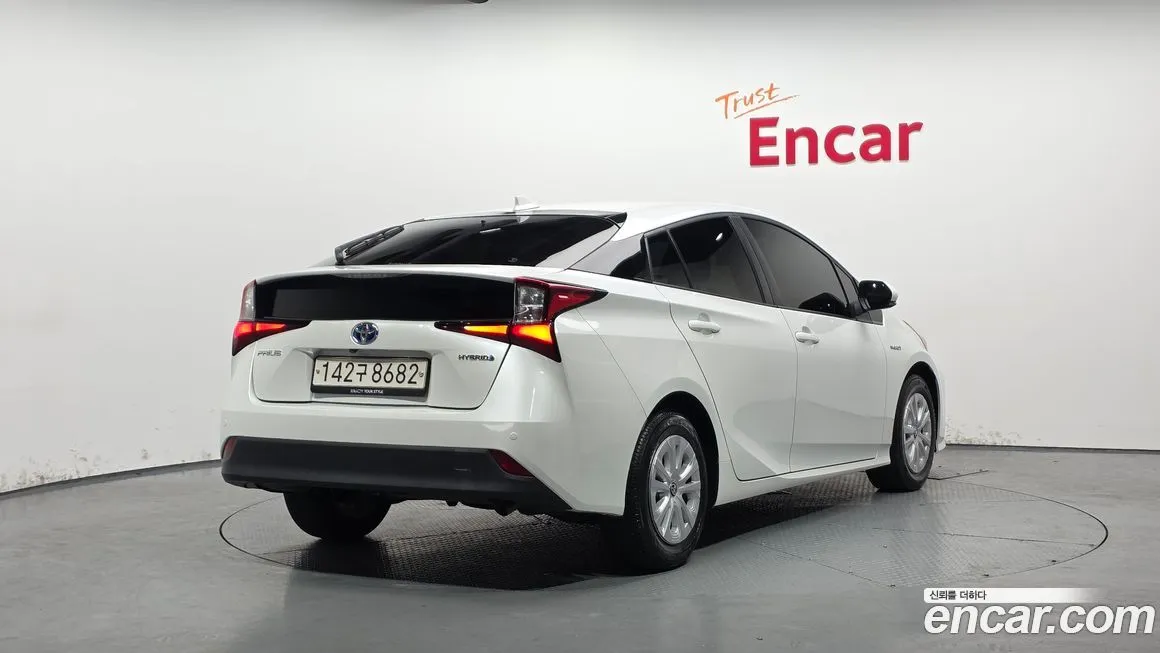 Toyota Prius — фото 3
