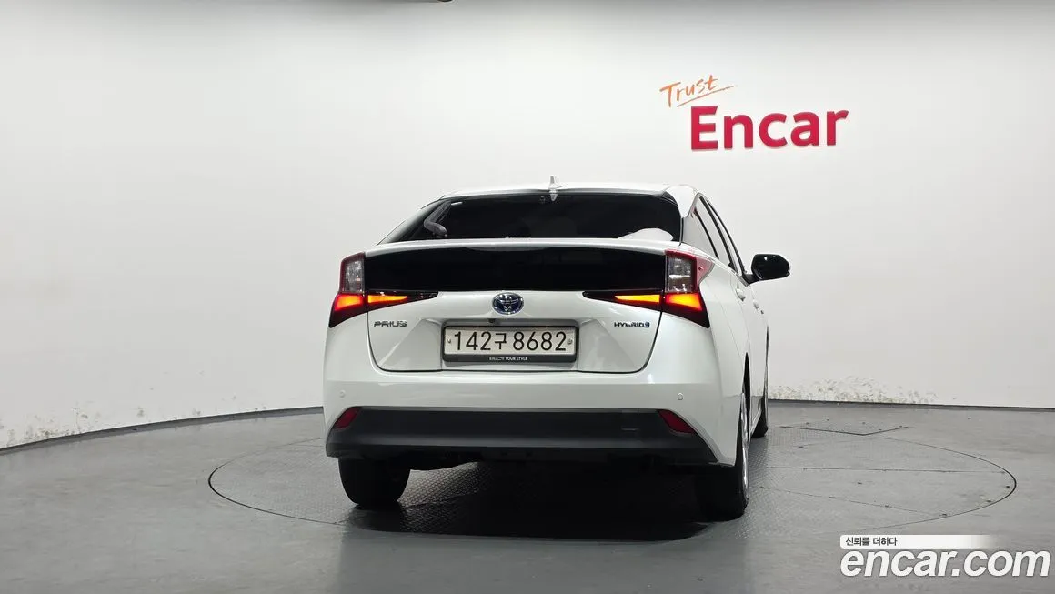Toyota Prius — фото 2