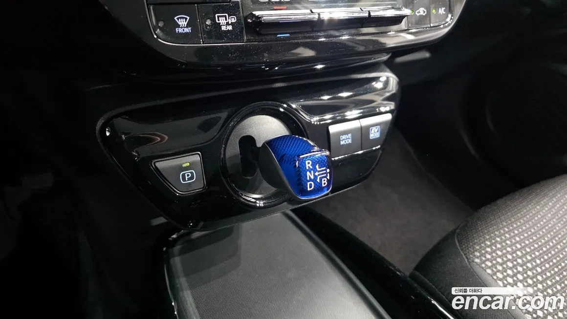 Toyota Prius — фото 9