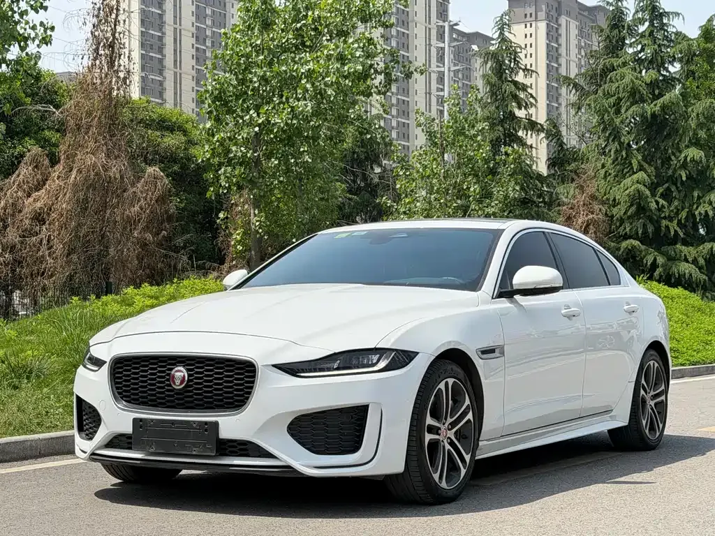 Jaguar XEL — фото 1