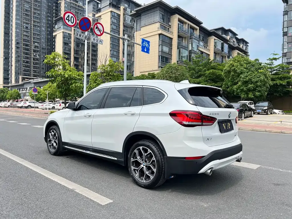BMW X1 — фото 10