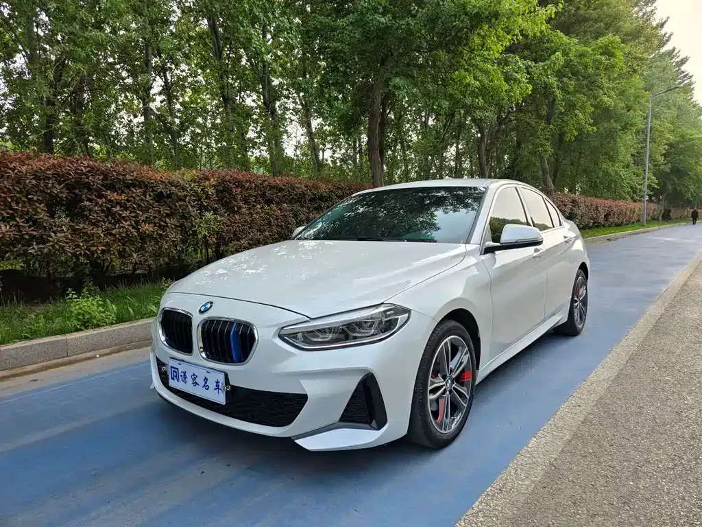 BMW 1 Series — фото 1