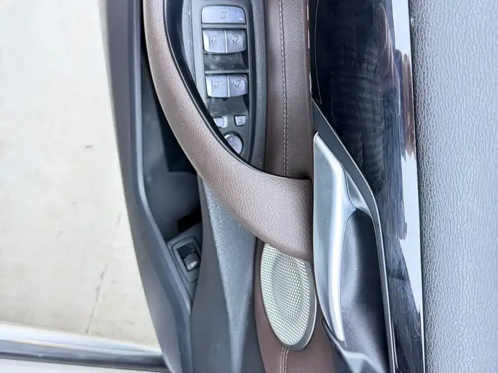 BMW X1 — фото 10