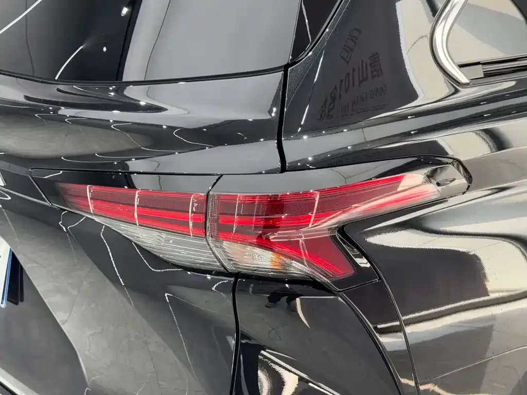 Toyota Granvia — фото 4
