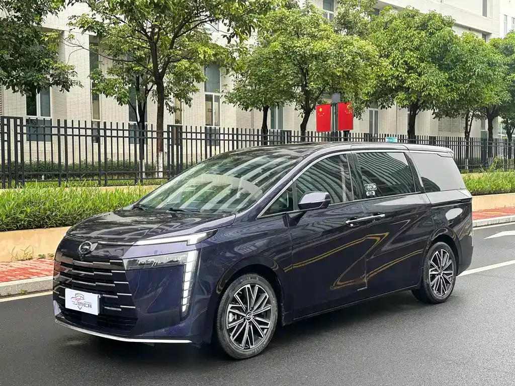 GAC Motor Trumpchi E8 — фото 1