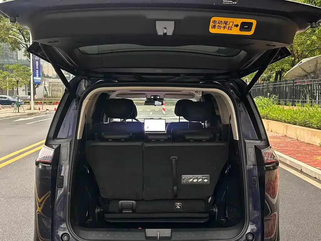 GAC Motor Trumpchi E8 — фото 4