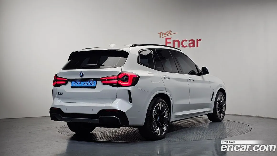 BMW iX3 — фото 2