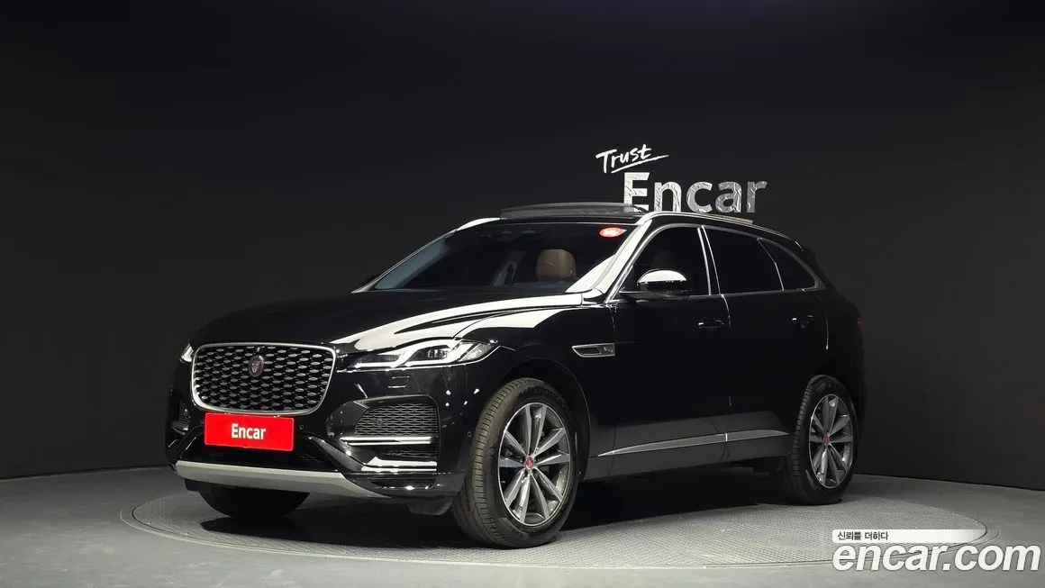 Jaguar F-PACE — фото 1