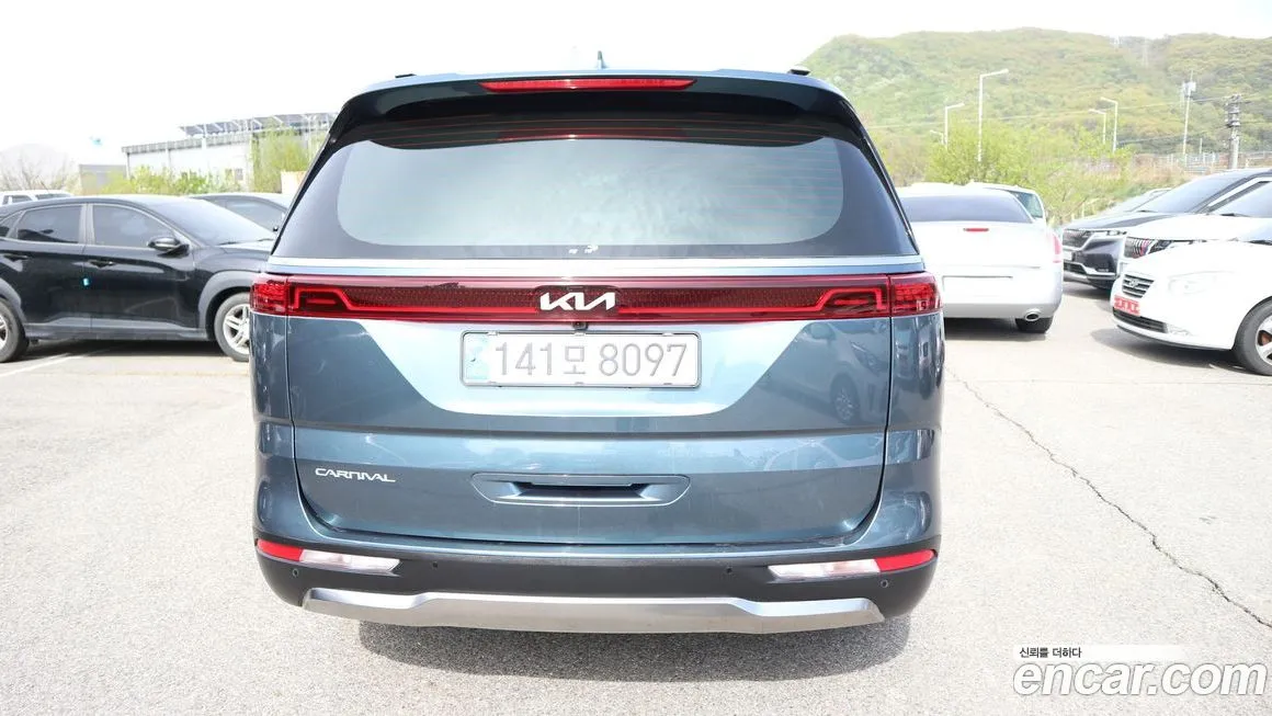 Kia Carnival — фото 10