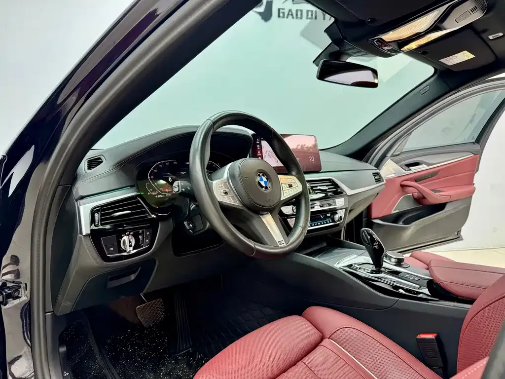 BMW 5 Series — фото 10