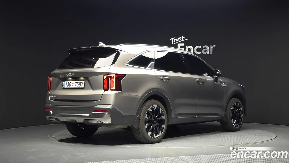Kia Sorento — фото 5