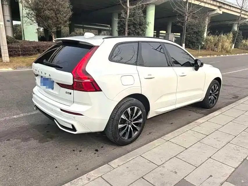 Volvo XC60 — фото 5