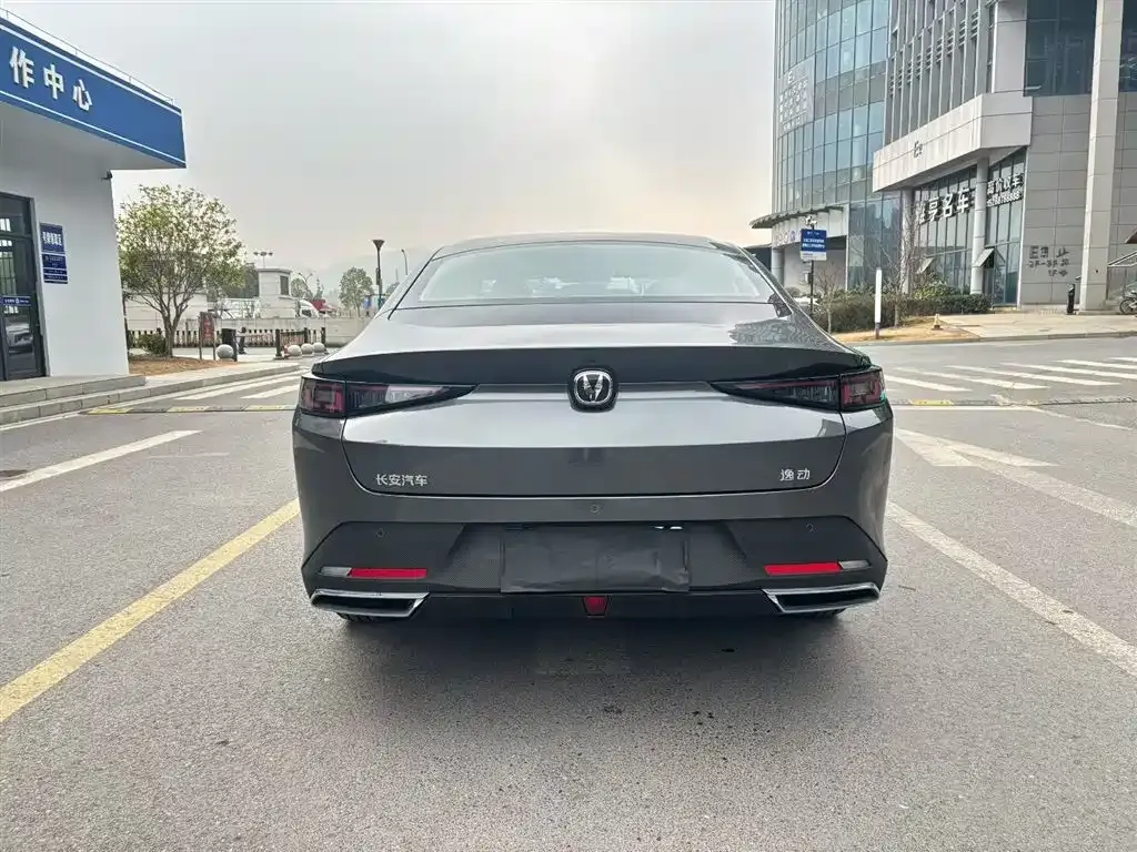 Changan Eado — фото 9