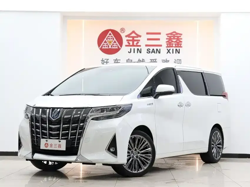Toyota Alphard — фото 1