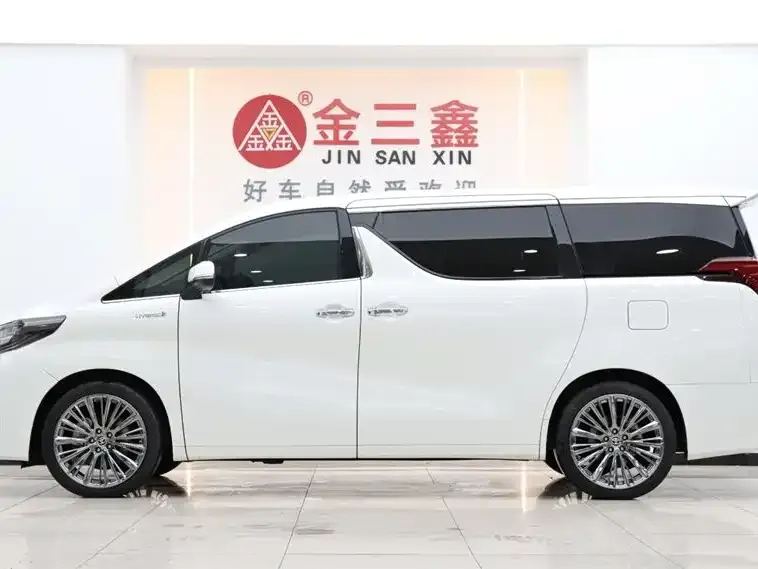 Toyota Alphard — фото 4