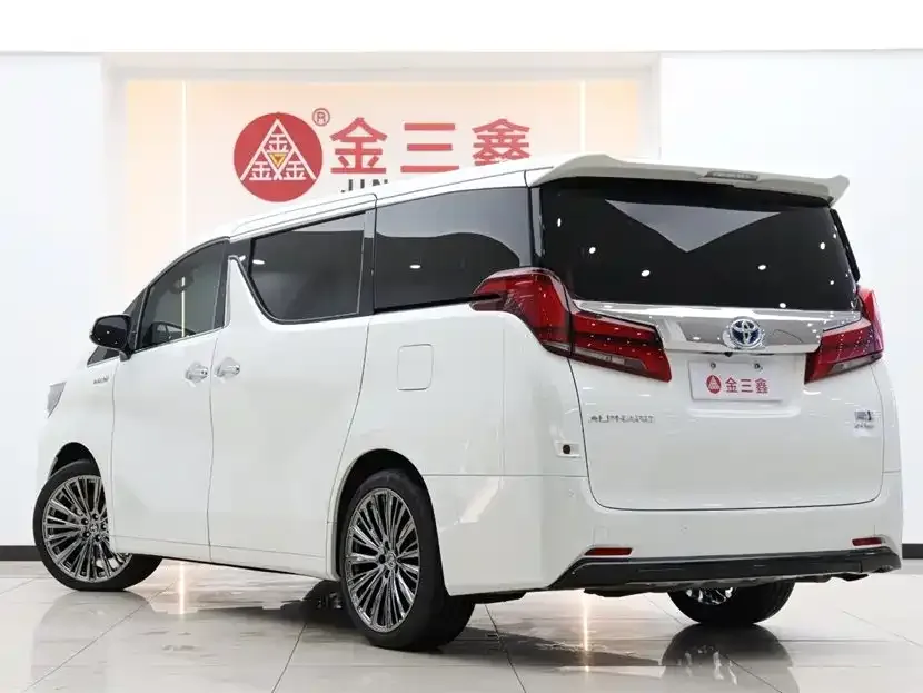 Toyota Alphard — фото 8