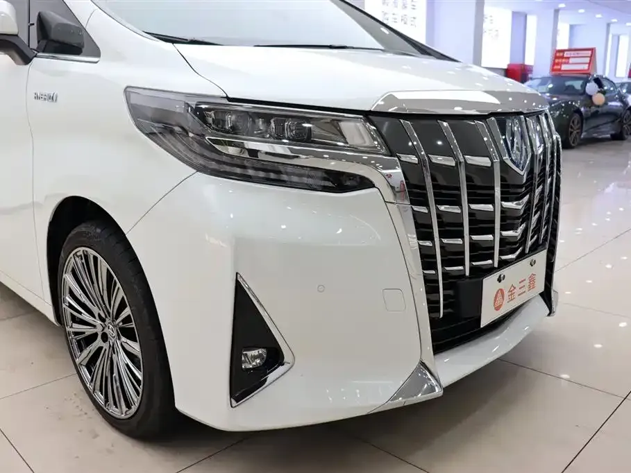 Toyota Alphard — фото 7