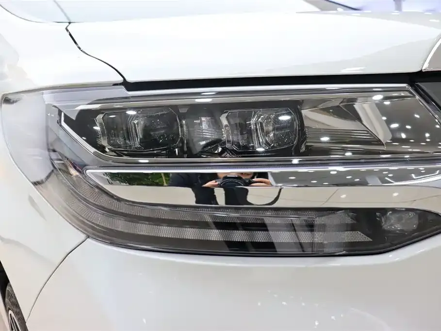 Toyota Alphard — фото 6