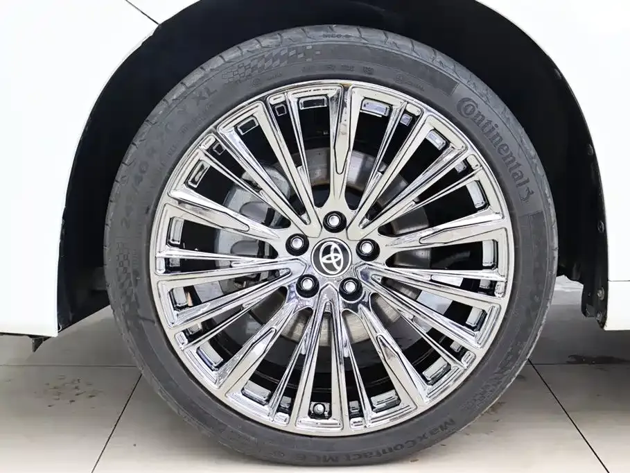 Toyota Alphard — фото 10