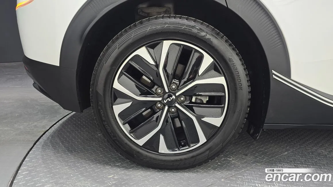 Kia EV6 — фото 8