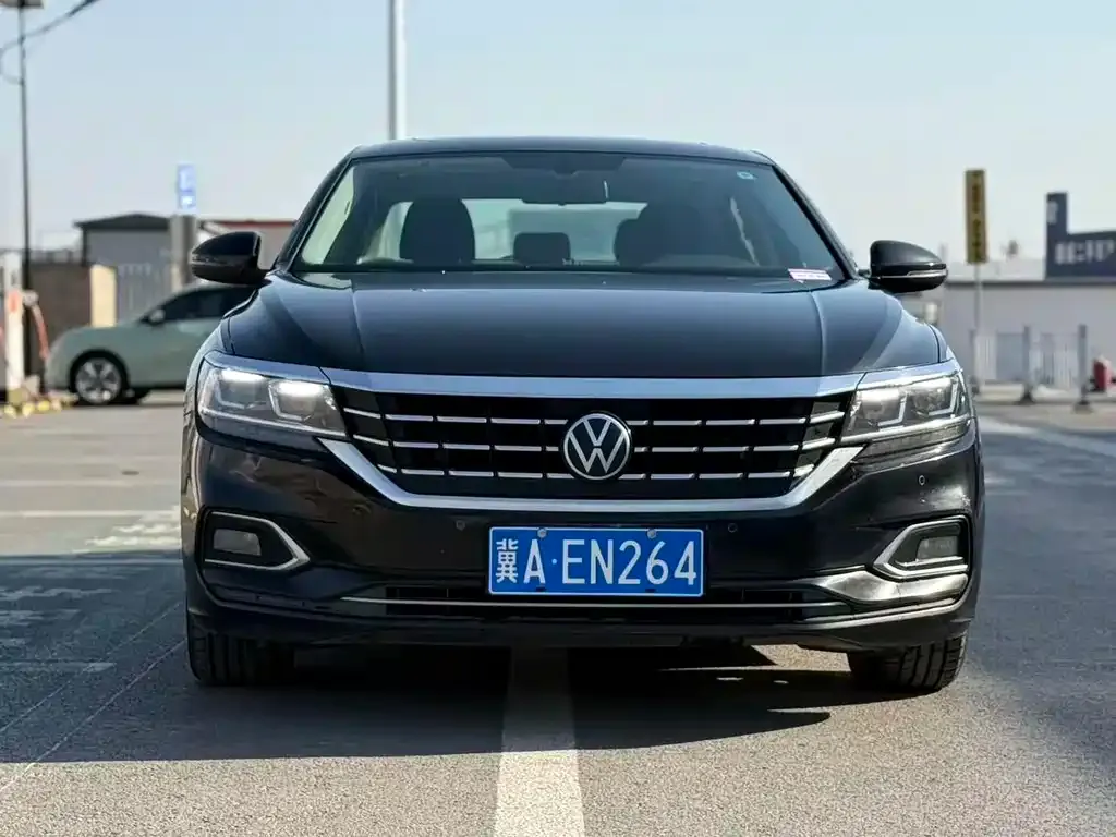 Volkswagen Passat — фото 9