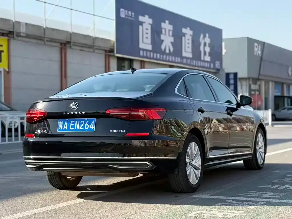 Volkswagen Passat — фото 7