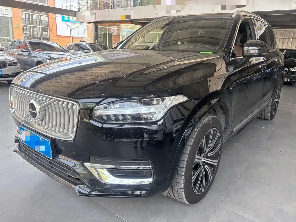 Volvo XC90 — фото 1
