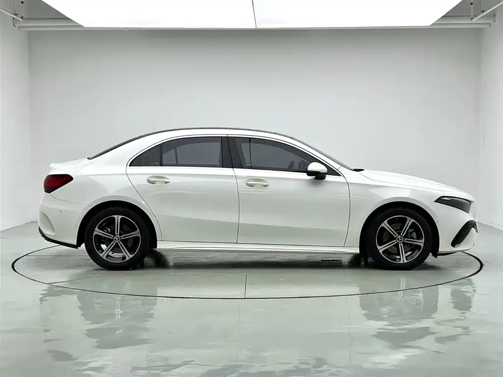 Mercedes-Benz A-Class — фото 10