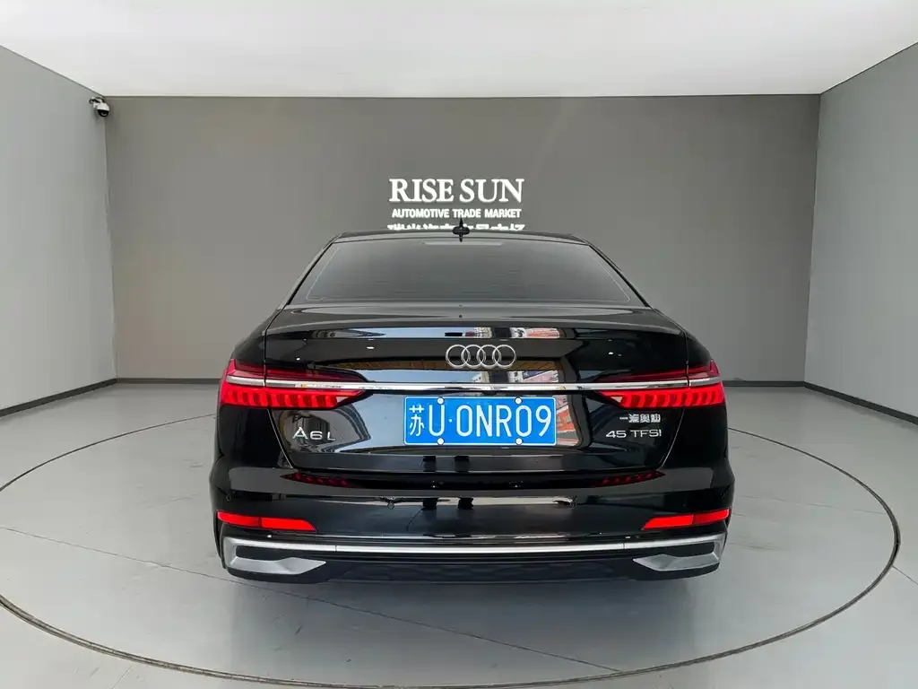 Audi A6L — фото 2