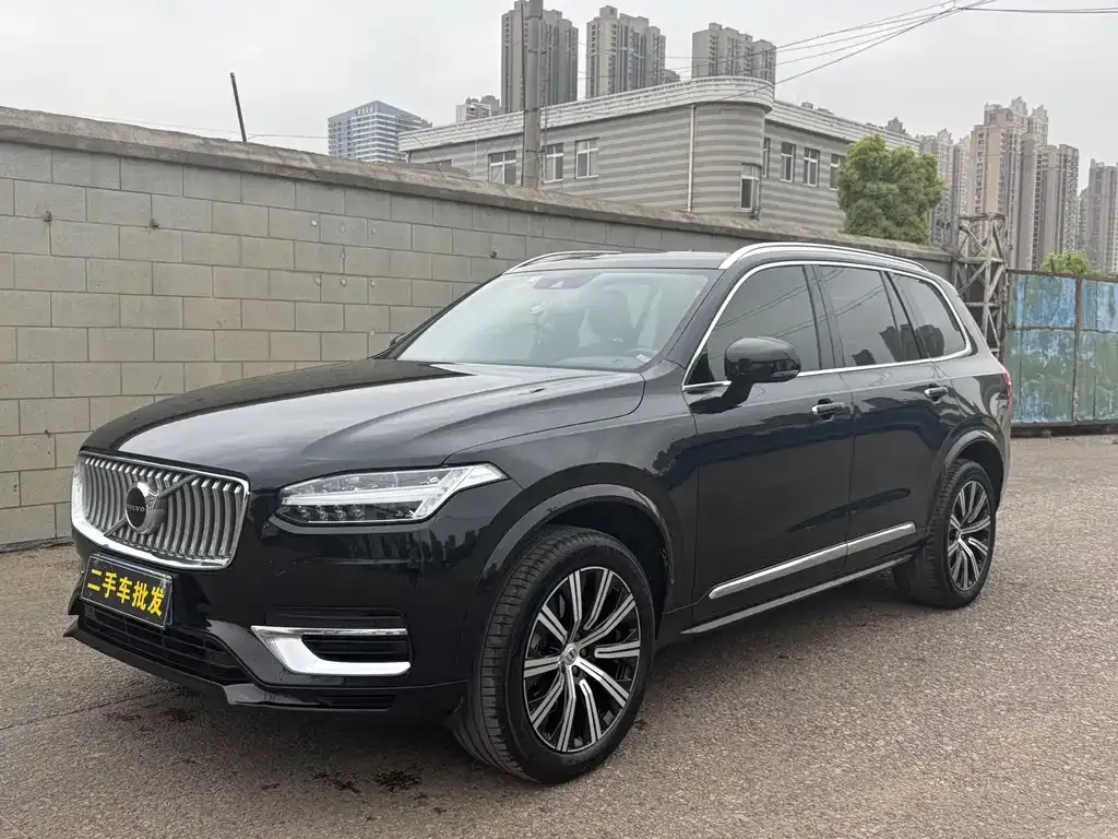 Volvo XC90 — фото 1