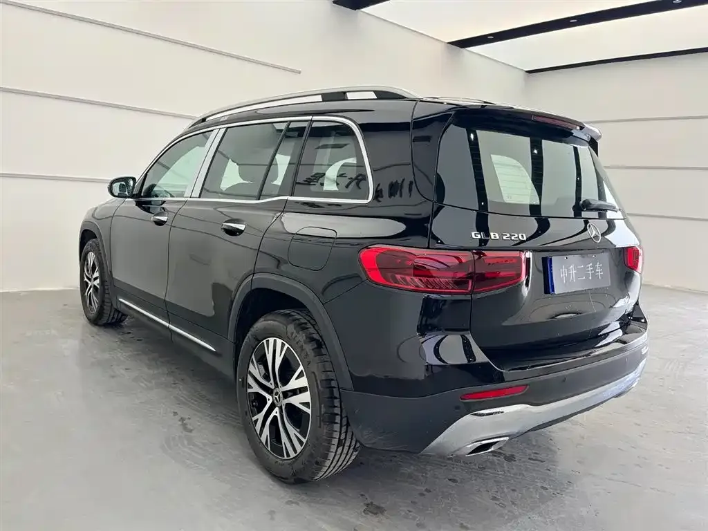 Mercedes-Benz GLB — фото 9