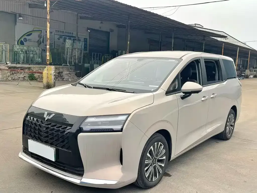 Wuling Starlight 730 New Energy — фото 1