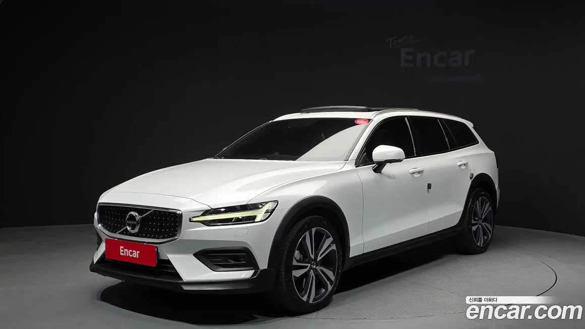 Volvo V60 — фото 1
