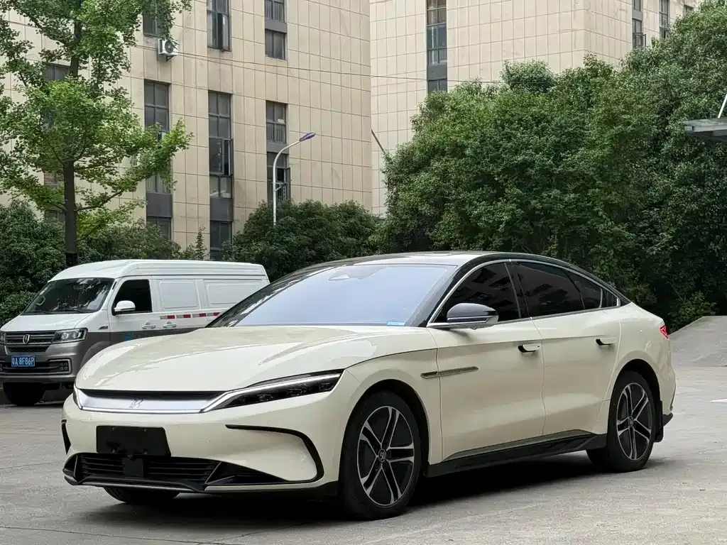BYD Han — фото 1