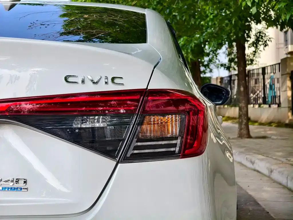 Honda Civic — фото 3